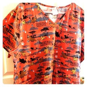 Disney’s Hakuna Matata 2X Scrub Top